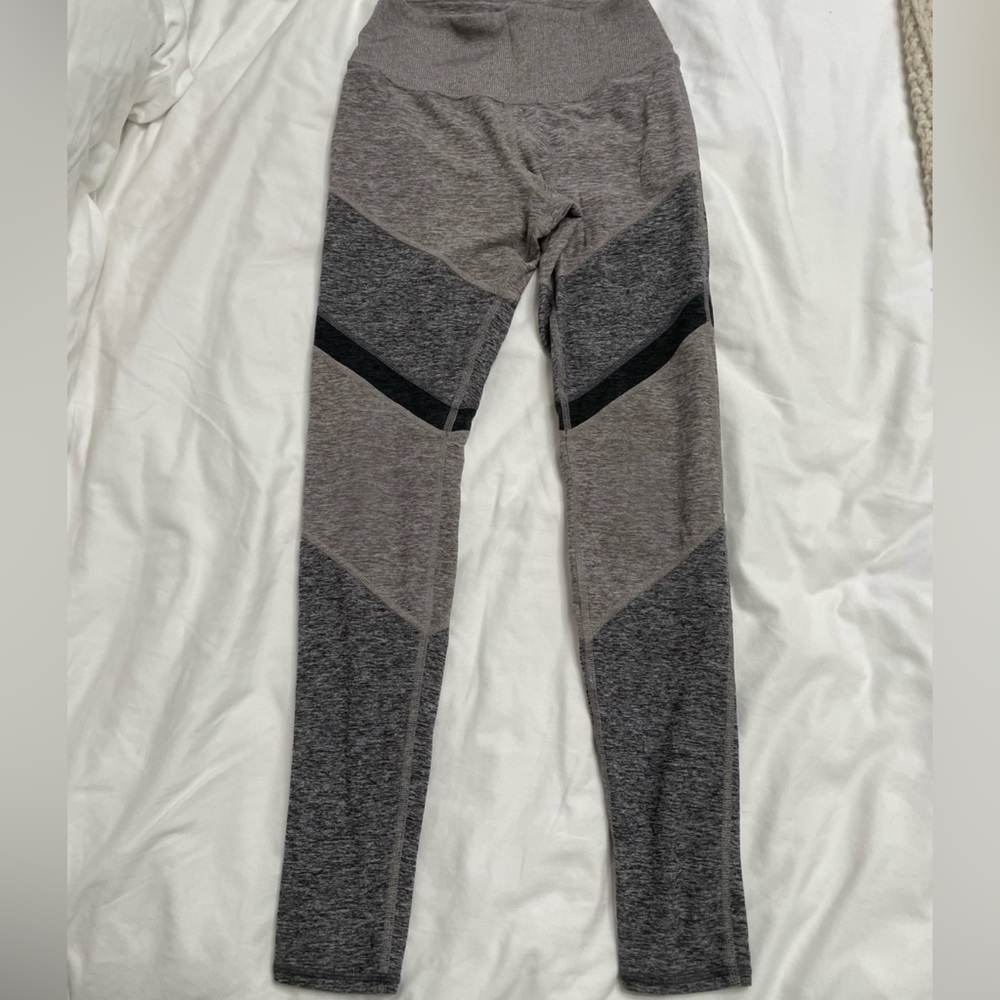 Alo Yoga 7/8 High-Waist Alosoft Sheila Legging - grey size small